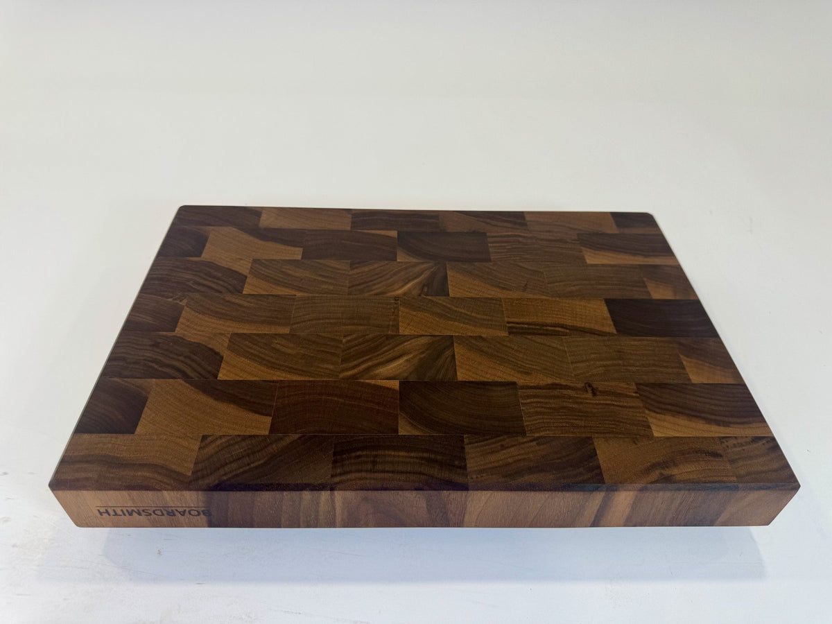 599 Walnut 18 x 12 x 2