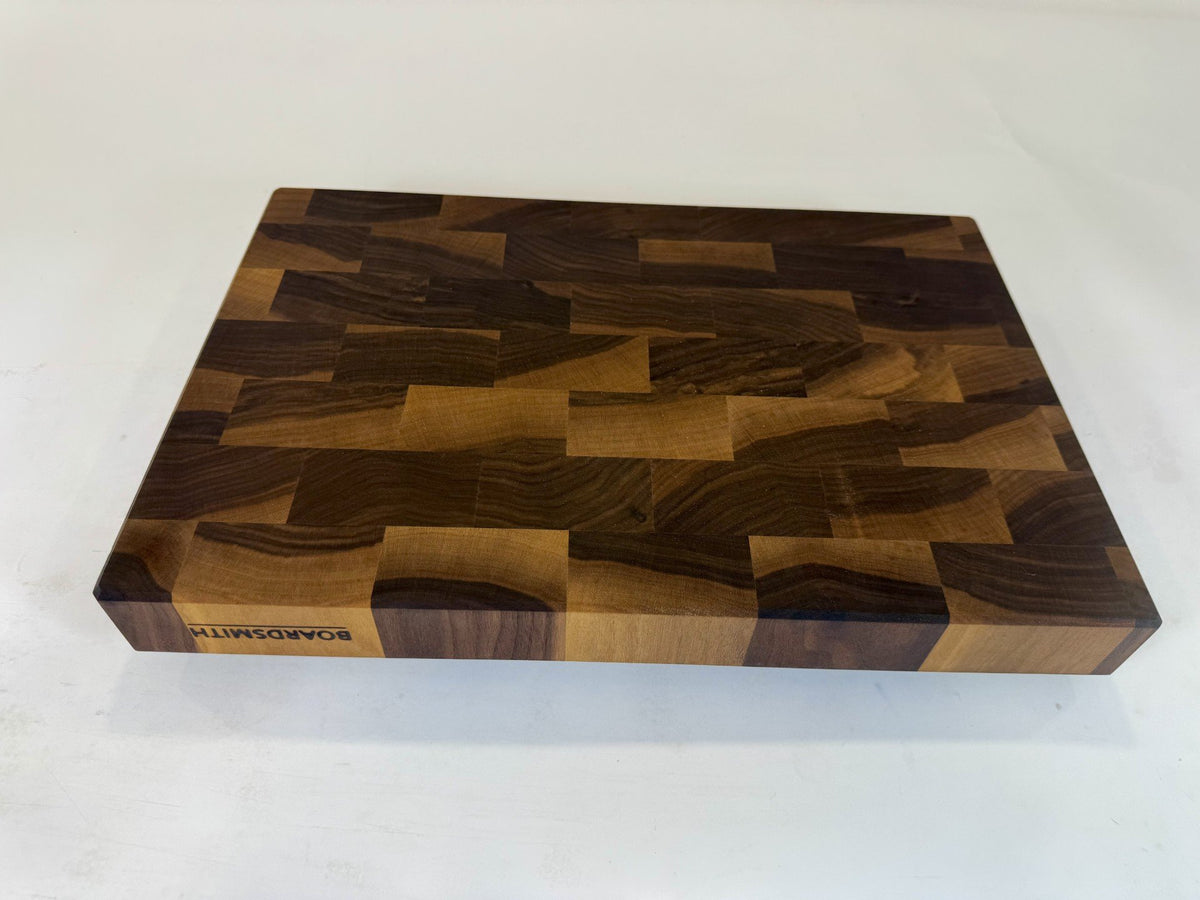 691 Walnut 18 x 12 x 2
