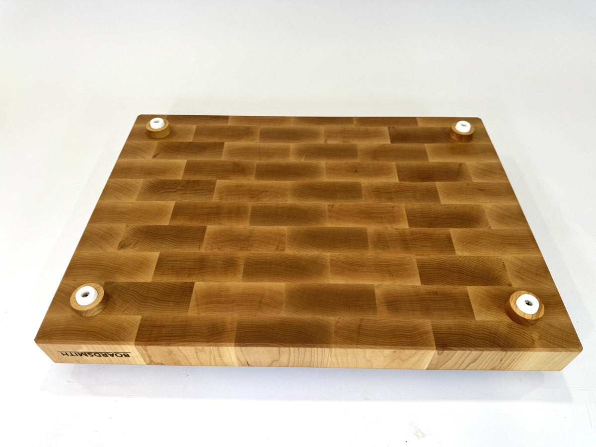 718 Maple 22 x 16 x 2 with Feet