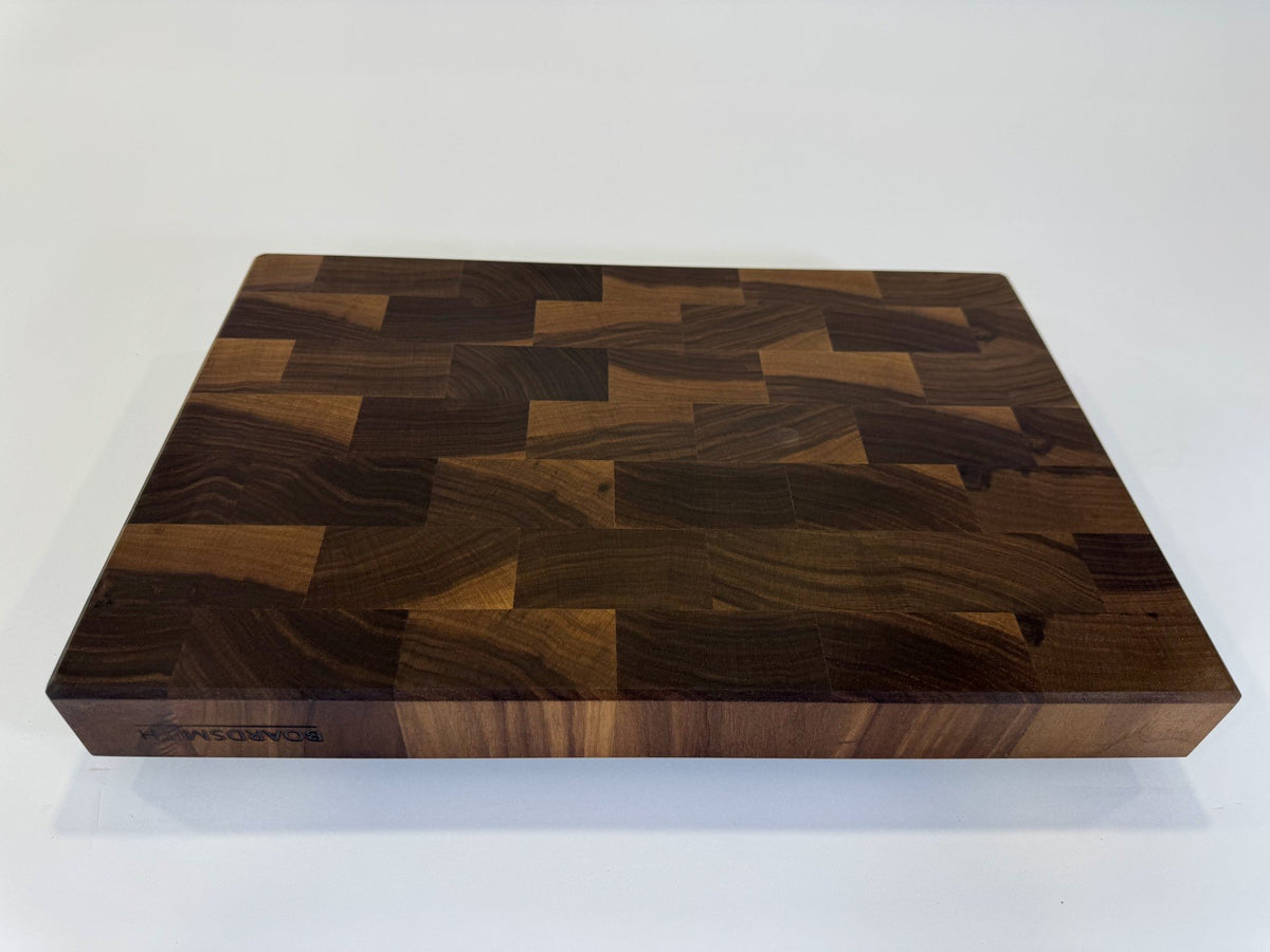 732 Walnut 18 x 12 x 2