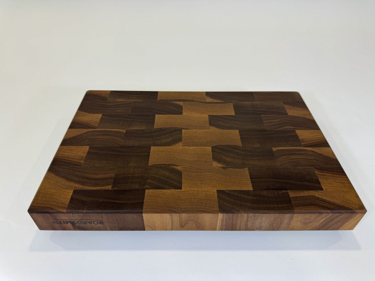 736 Walnut 18 x 12 x 2