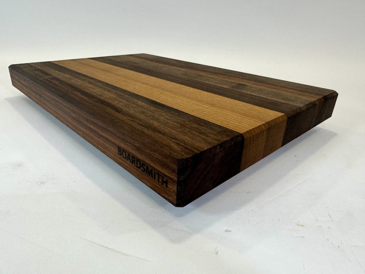 413-1 Walnut Edge Grain 19.25 x 13.25 x 1.5