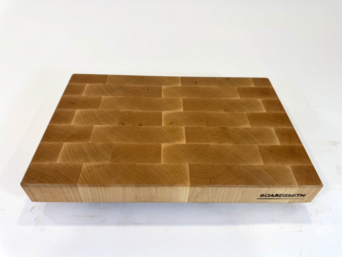 536 Maple 18 x 12 x 2 with Feet
