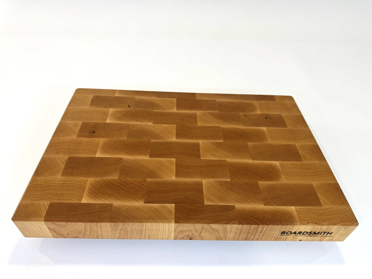 550 Maple 18 x 12 x 2 with Finger Grooves & Feet