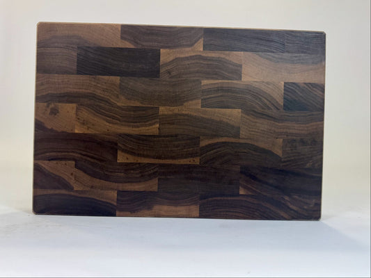 579 Walnut 18 x 12 x 2