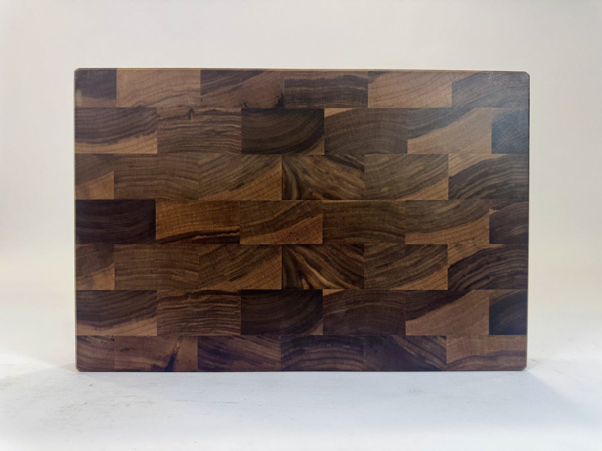 599 Walnut 18 x 12 x 2
