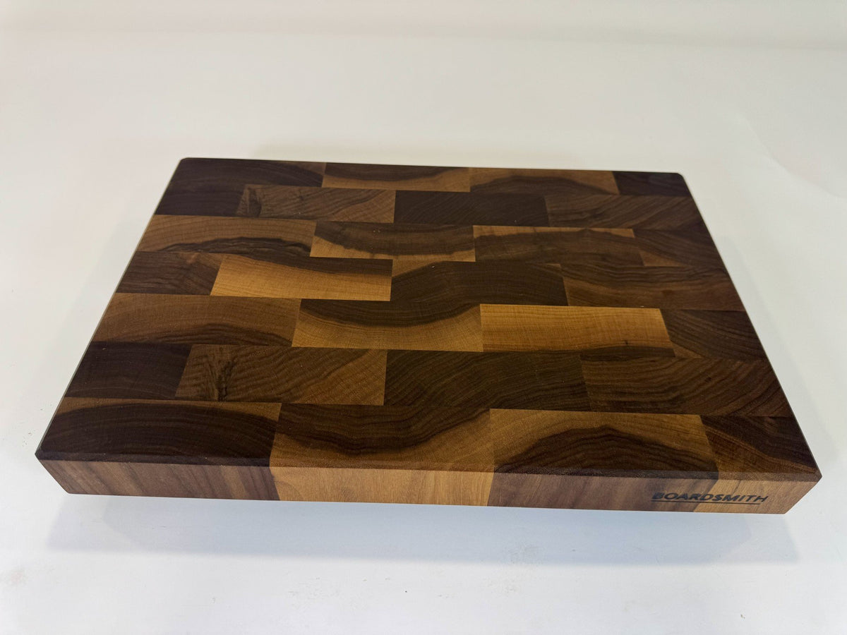 625 Walnut 18 x 12 x 2