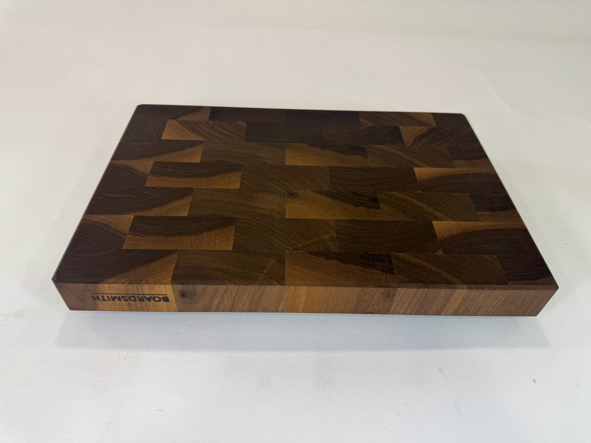 641 Walnut 18 x 12 x 2