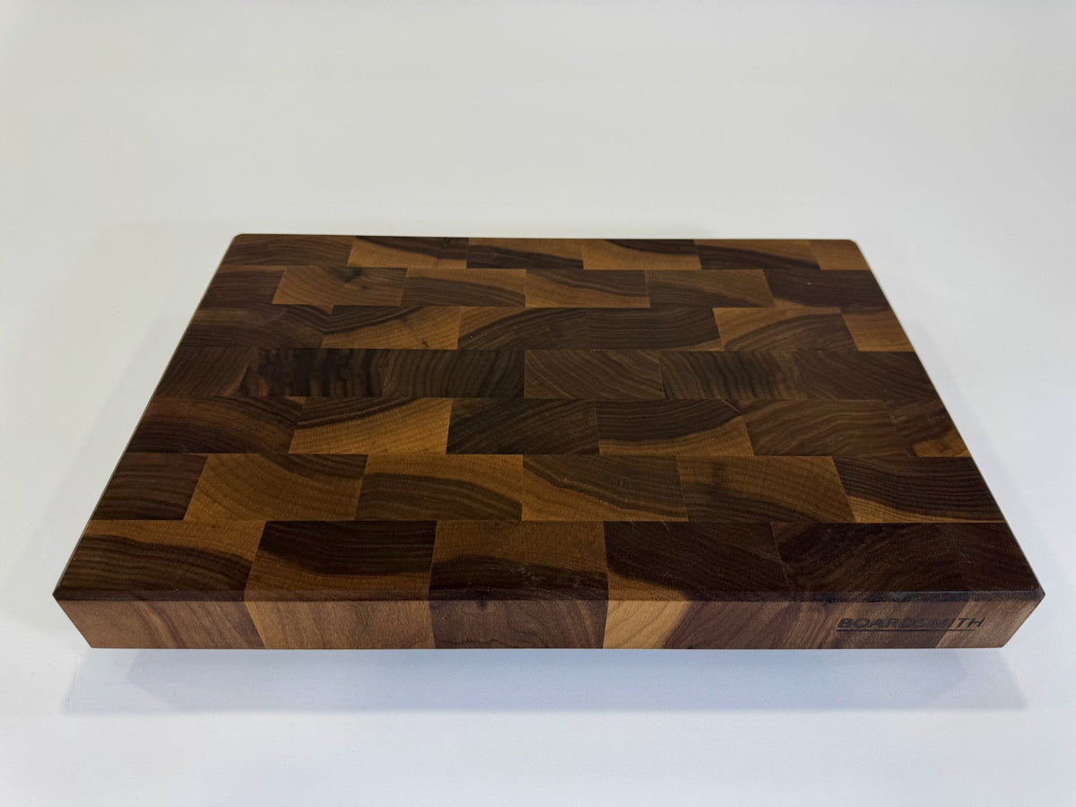 731 Walnut 18 x 12 x 2