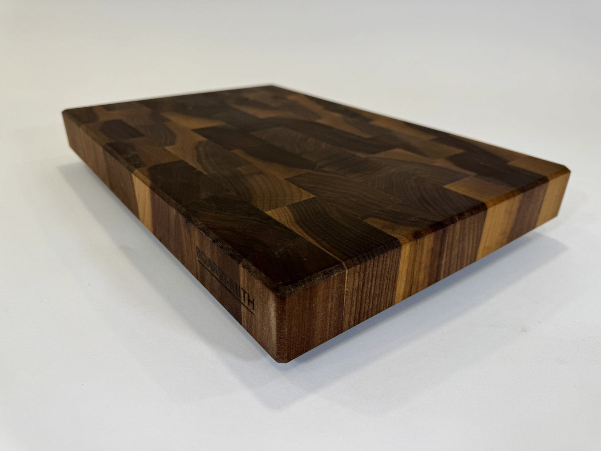 731 Walnut 18 x 12 x 2
