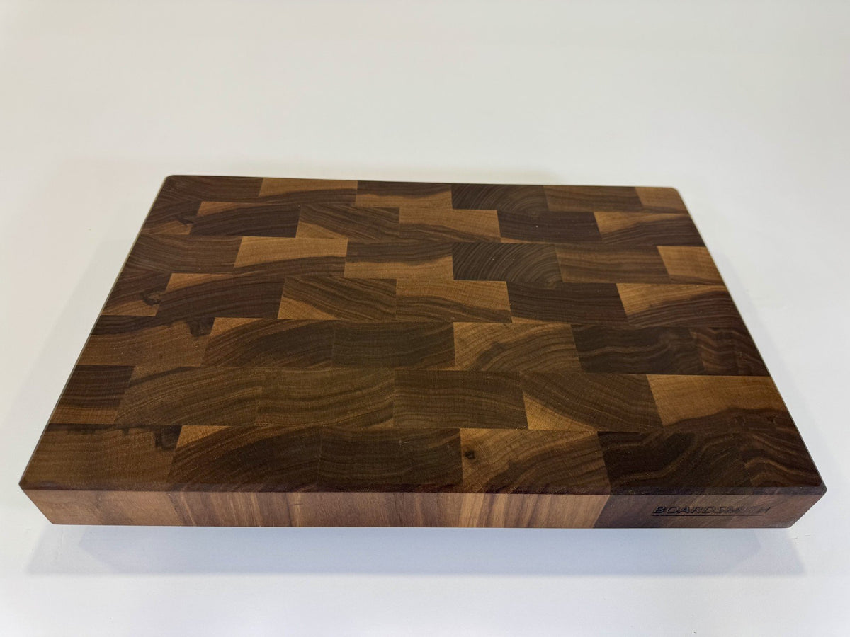 732 Walnut 18 x 12 x 2