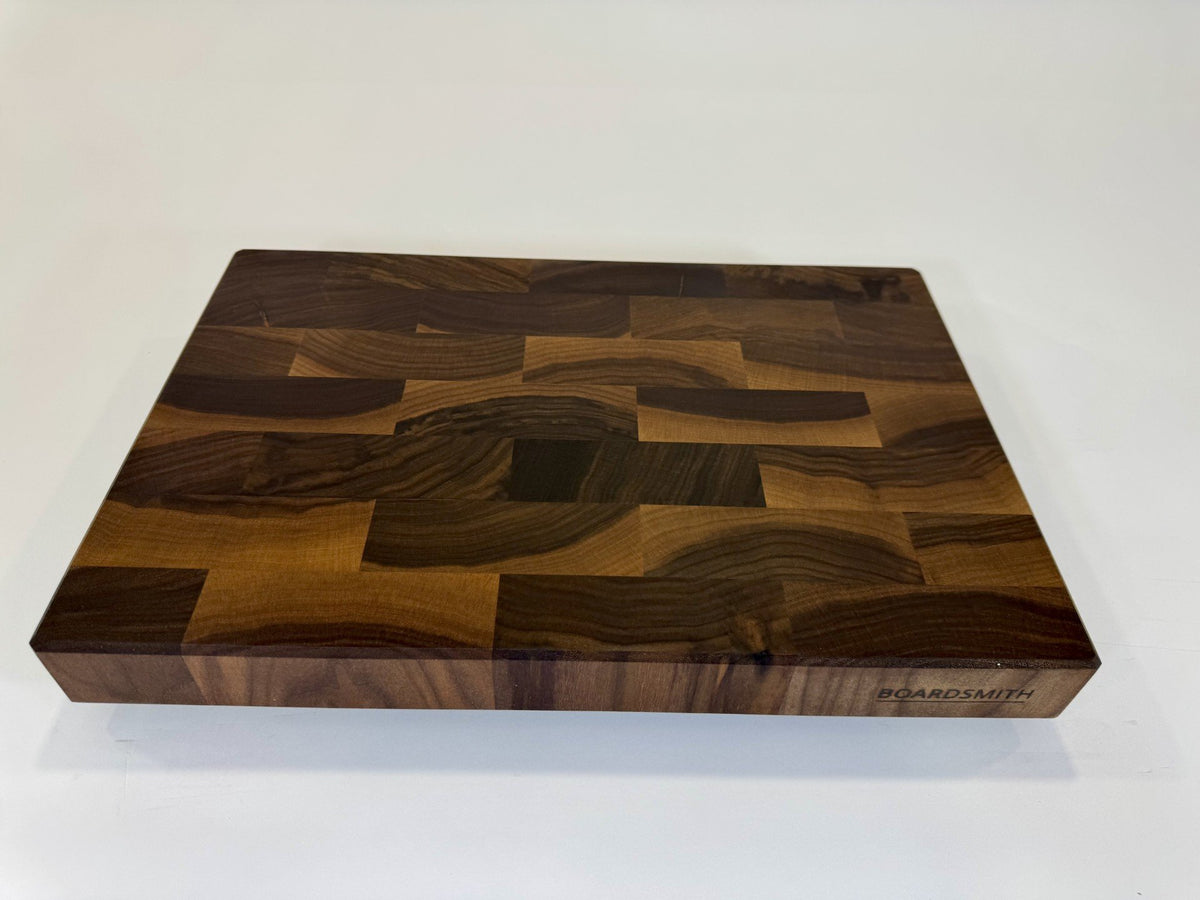 735 Walnut 18 x 12 x 2