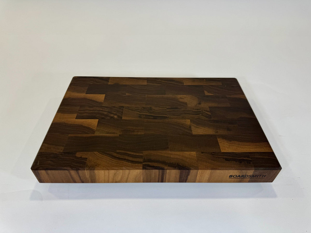 737 Walnut 18 x 12 x 2
