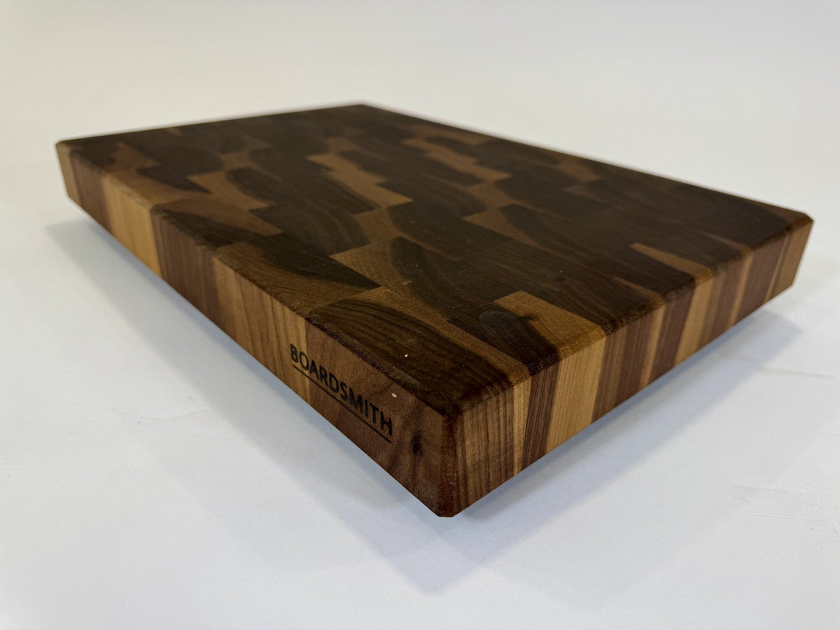 741 Walnut 18 x 12 x 2