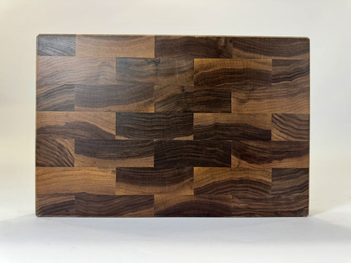 744 Walnut 18 x 12 x 2