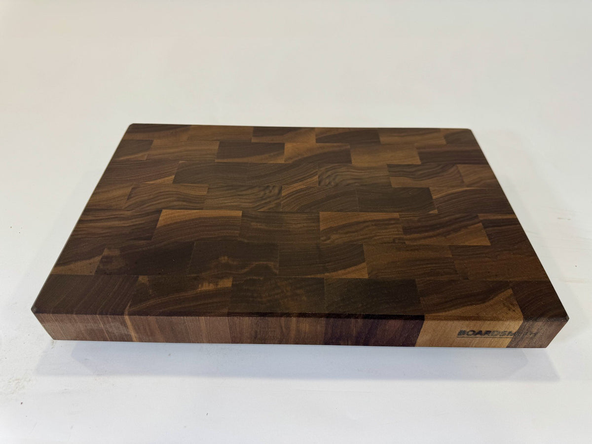 761 Walnut 18 x 12 x 2